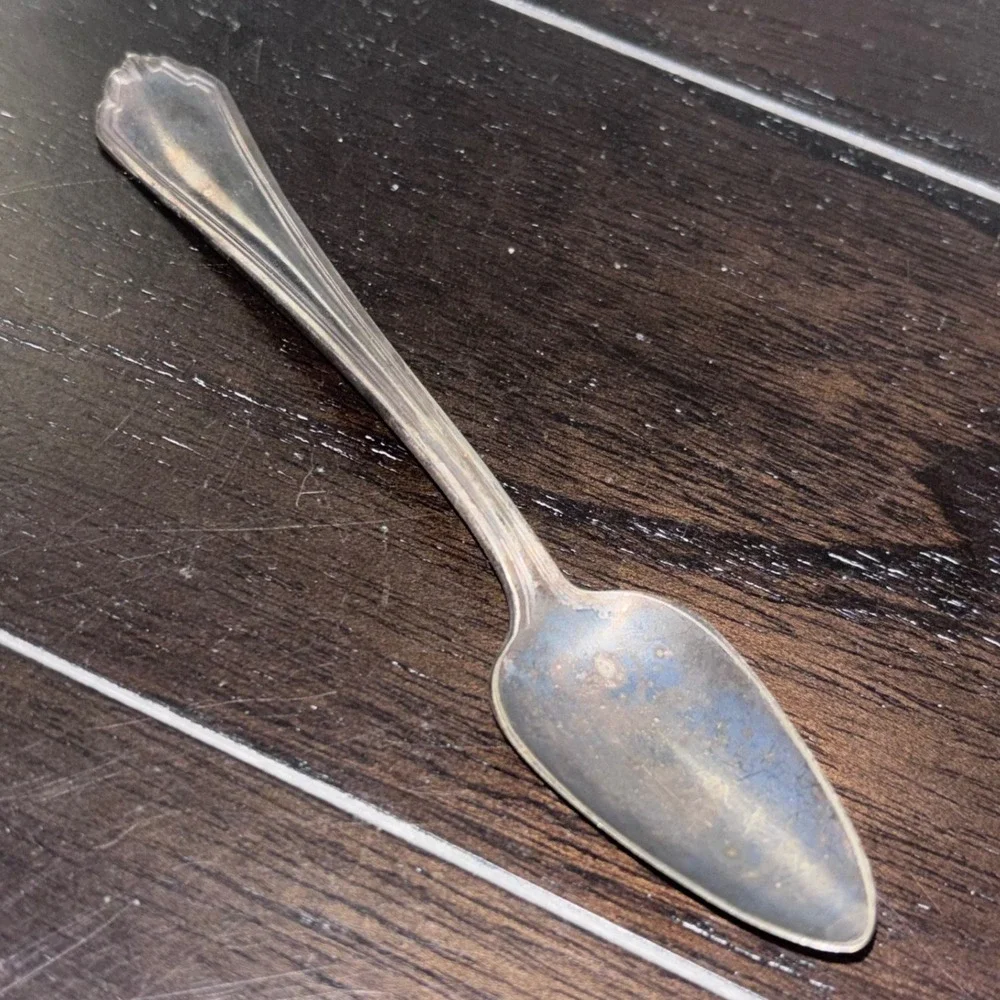 Rogers & Bro | Silverplate |‎ INS447 | 1937 Grapefruit Spoon Pointed Tip Vintage